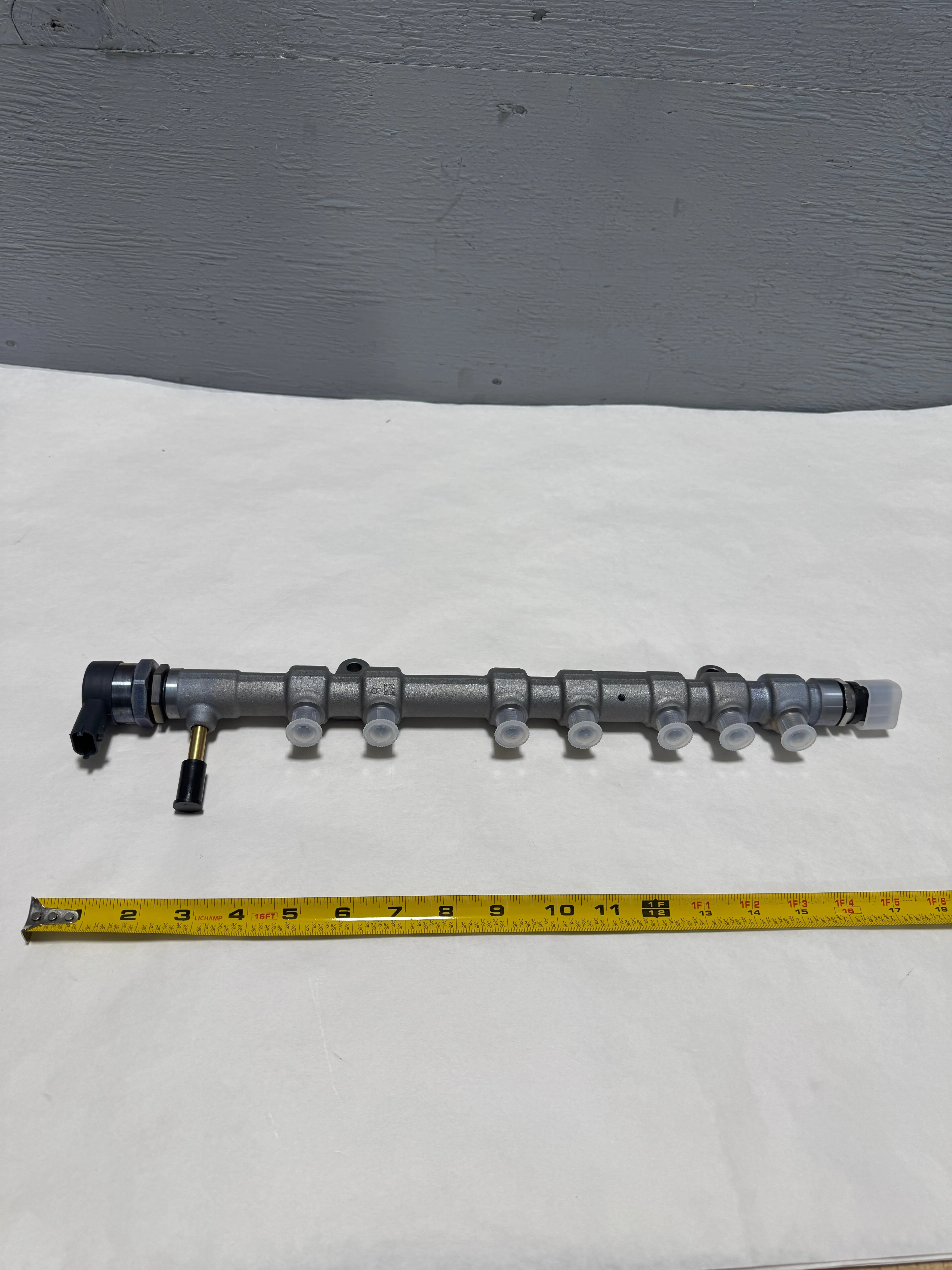 2011-2019 Ford F-250 F-350 6.7 Diesel Driver Side Fuel Rail OEM
