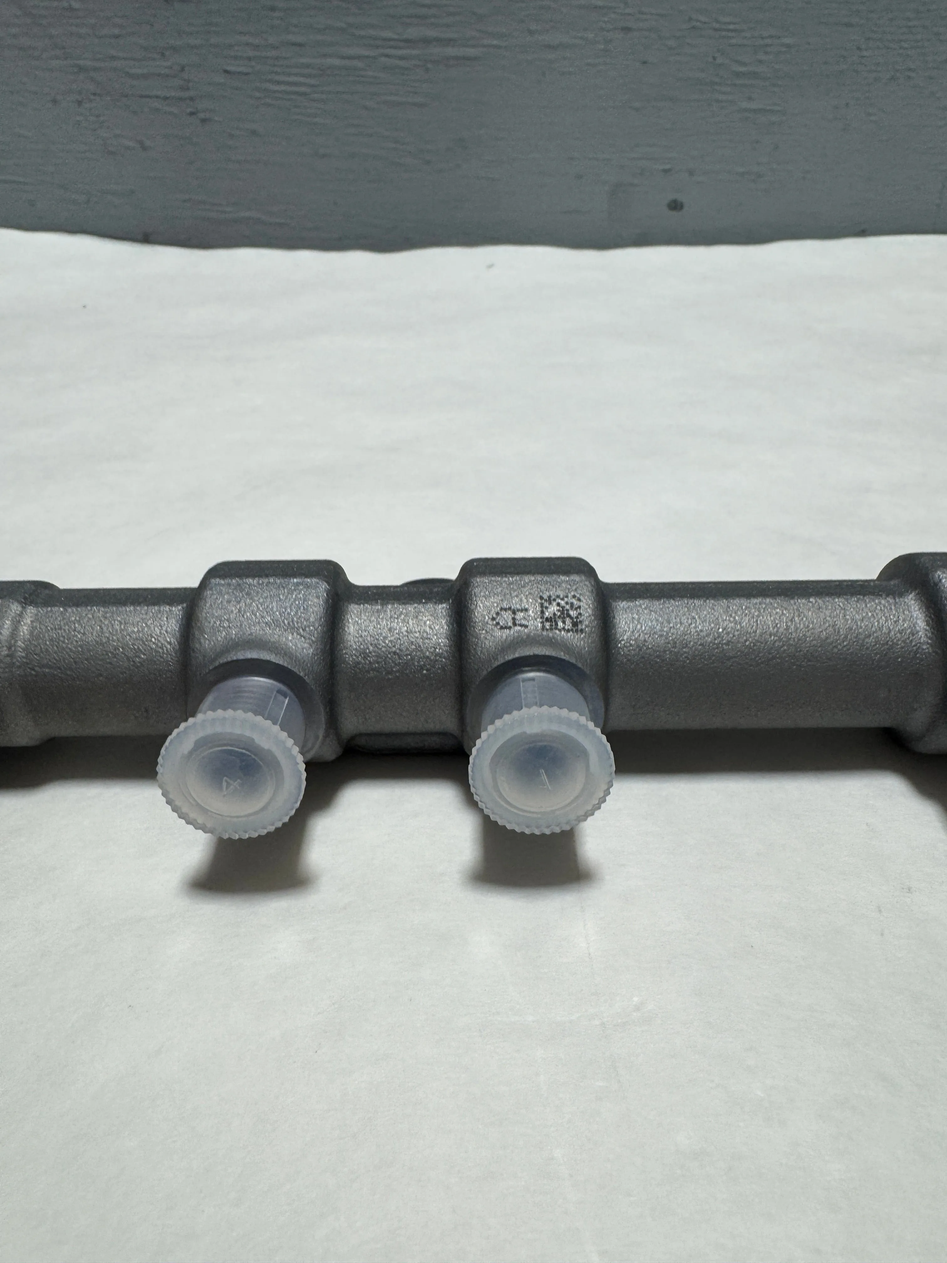 2011-2019 Ford F-250 F-350 6.7 Diesel Driver Side Fuel Rail OEM