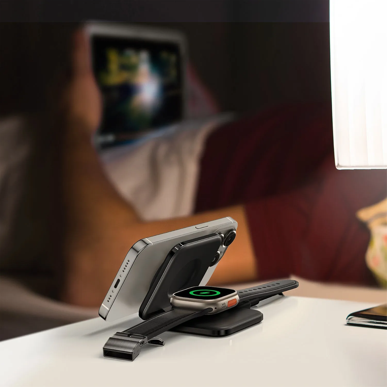 Explorer Pro Mag 2-in-1 PD17W Portable Magnetic Charger