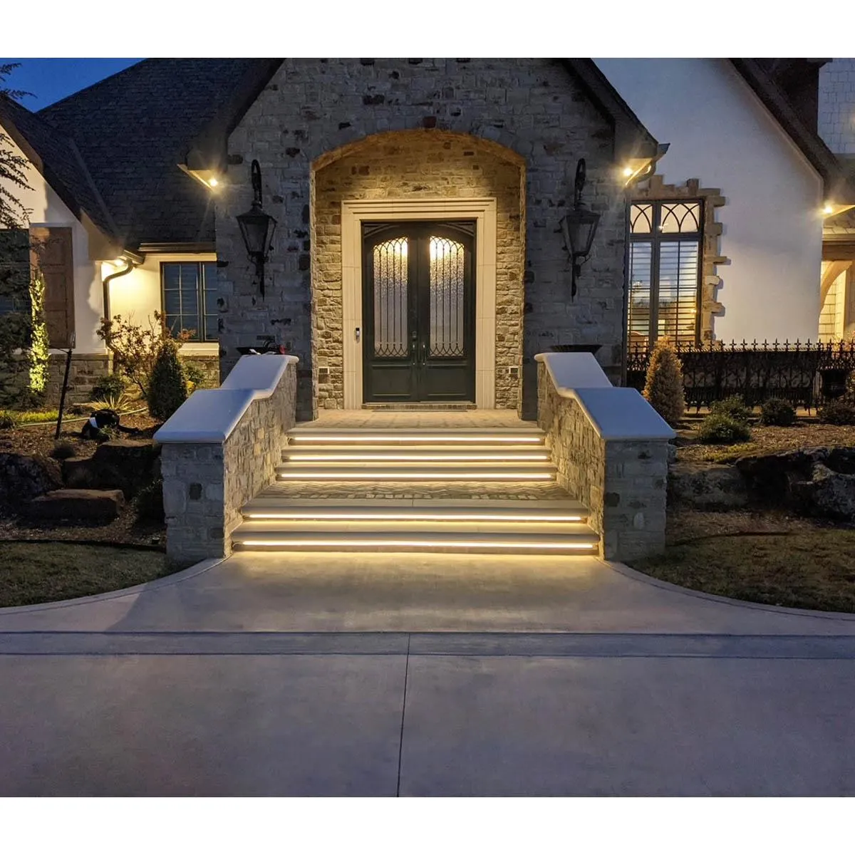 Valent X Wet Location High Density LED Strip Light, 16ft Reel, 2400K, 469 Lumens per Ft, 24V